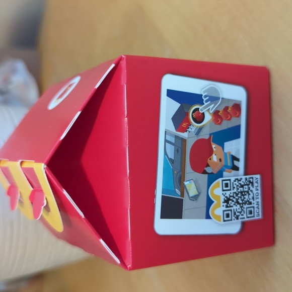 Lil McDonalds miniature Play Place in mini happy meal box brand new - Picture 10 of 13